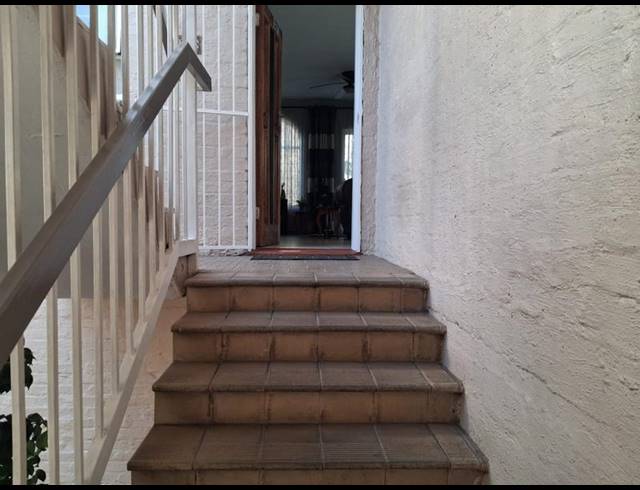 2 BEDROOM TOWNHOUSE FOR SALE IN SOUTH CREST